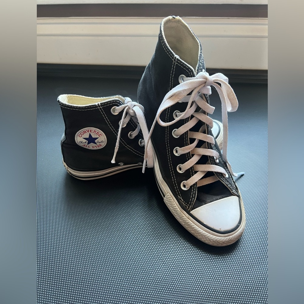 Black high top converses size 4.